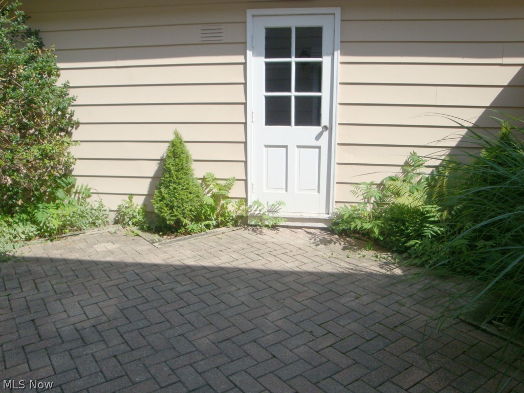 Deepwood Condo - Residential