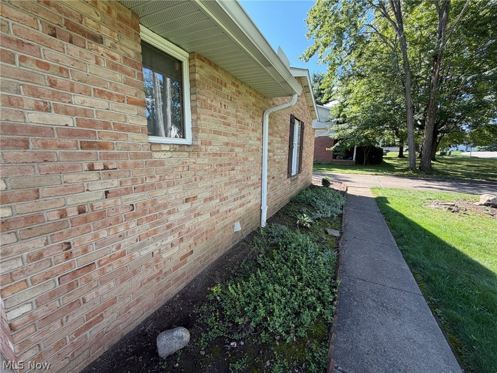 762 Sawmill Trail NE