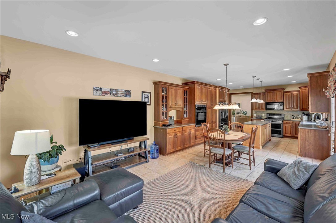 7117 Willowlane Avenue, Massillon, Ohio image 12