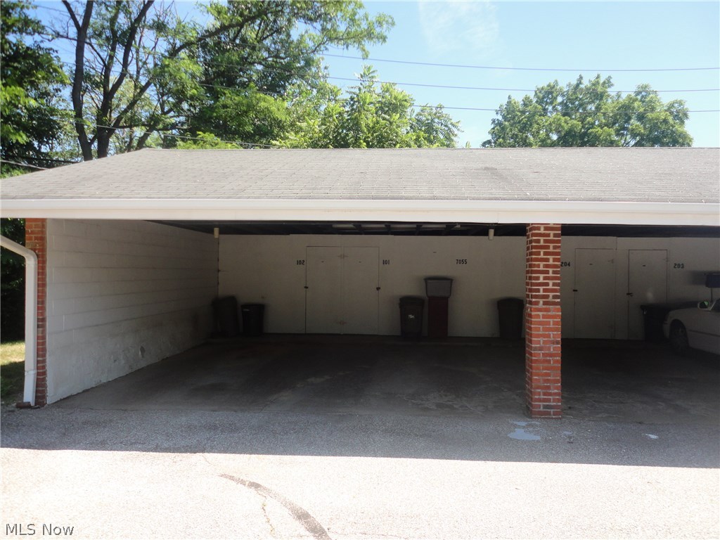 Carriage Hill Condo - Residential