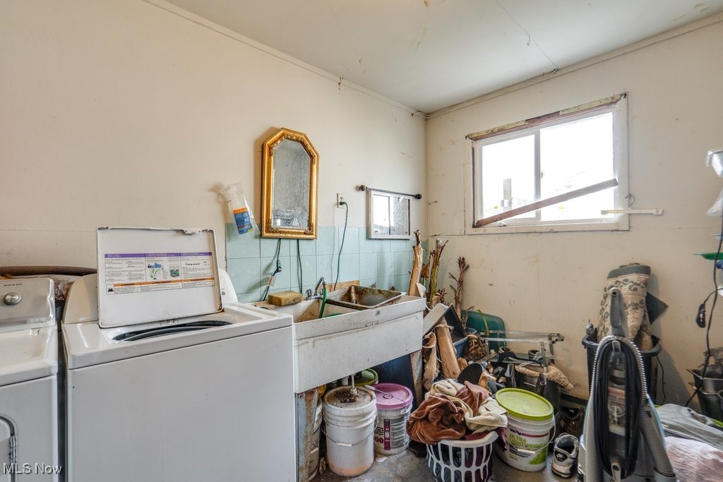 3908 Clinton Avenue, Lorain, Ohio image 7