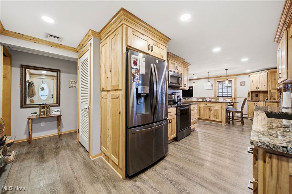 Photo of 918 Bonsel Street NE, Navarre, OH 44662 (MLS # 5181777)