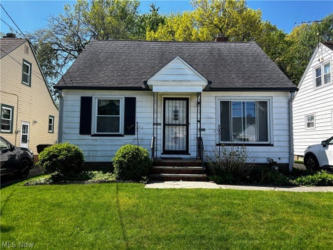 Homes For Sale - 4311 Longwood Avenue<br/> Parma, OH 44134
