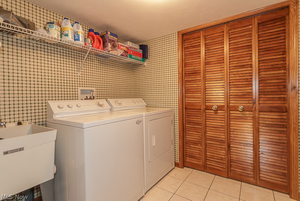 Woodland Glen Condo - Residential