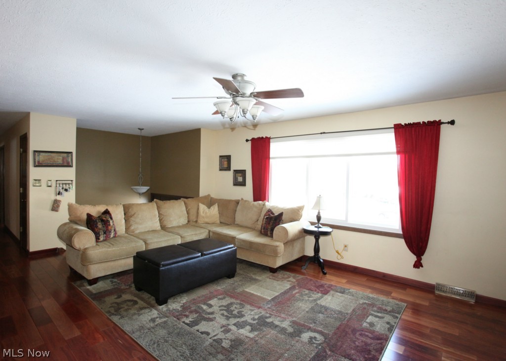 Seven Hills Prop 06 - Residential