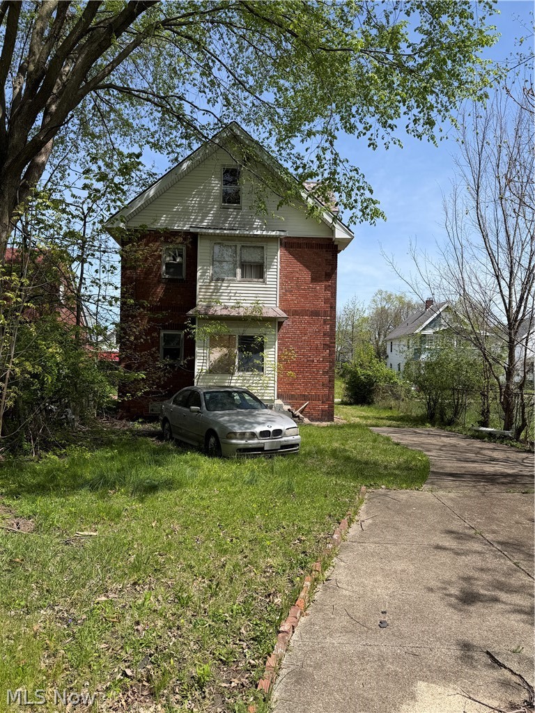 716 E 160th Street