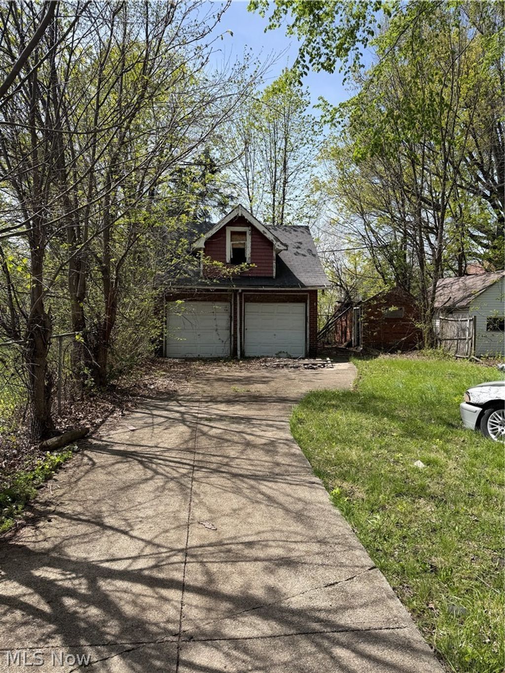 Photo of 716 E 160th Street, Cleveland, OH 44110 (MLS # 5205115)