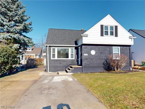 Homes For Sale - 28507 Lakeshore Boulevard<br/> Lake County, Willowick, OH 44095