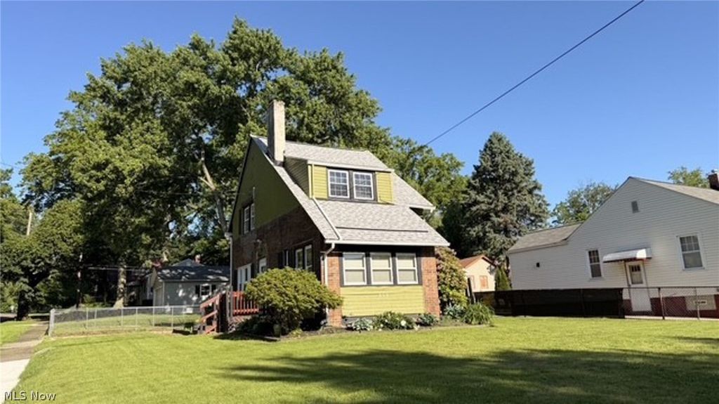 Photo of 512 Morningview Avenue, Akron, OH 44305 (MLS # 5215305)