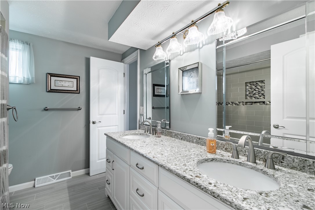 Echo Lake 02 - Residential