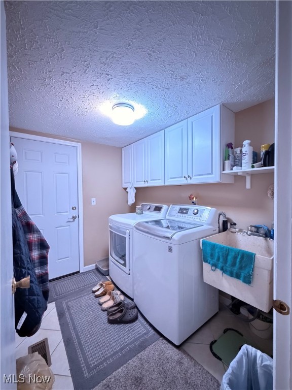 Strongsville, Ohio 44136, United States, 4 Bedrooms Bedrooms, ,3 BathroomsBathrooms,Residential,Pending,254005