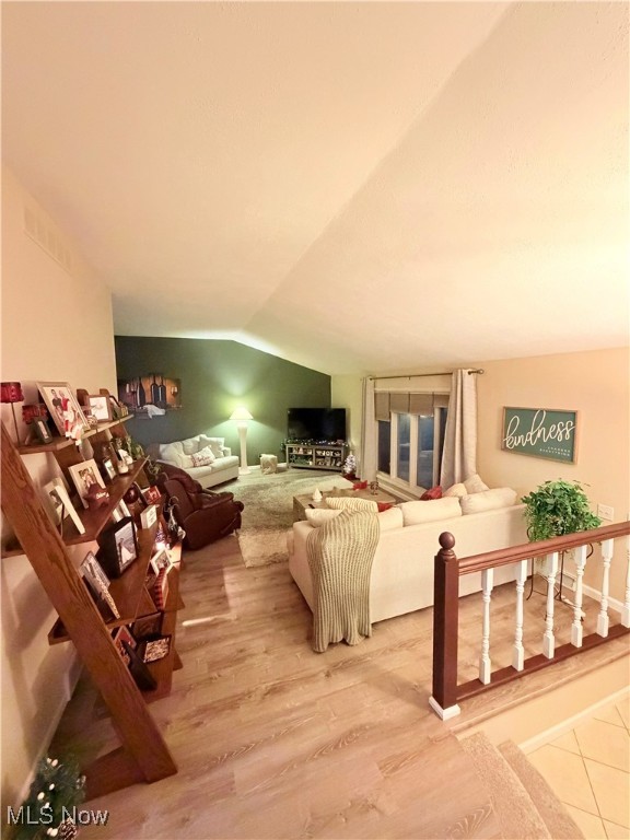 Strongsville, Ohio 44136, United States, 4 Bedrooms Bedrooms, ,3 BathroomsBathrooms,Residential,Pending,254005