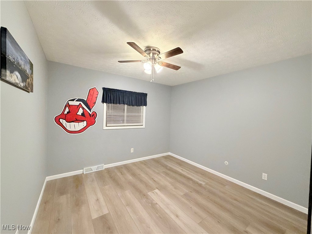 Strongsville, Ohio 44136, United States, 4 Bedrooms Bedrooms, ,3 BathroomsBathrooms,Residential,Pending,254005