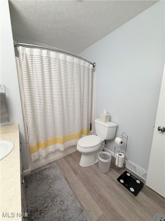 Strongsville, Ohio 44136, United States, 4 Bedrooms Bedrooms, ,3 BathroomsBathrooms,Residential,Pending,254005