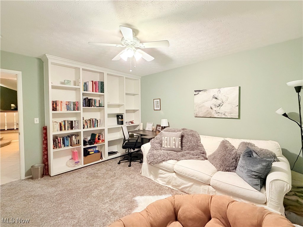 Strongsville, Ohio 44136, United States, 4 Bedrooms Bedrooms, ,3 BathroomsBathrooms,Residential,Pending,254005