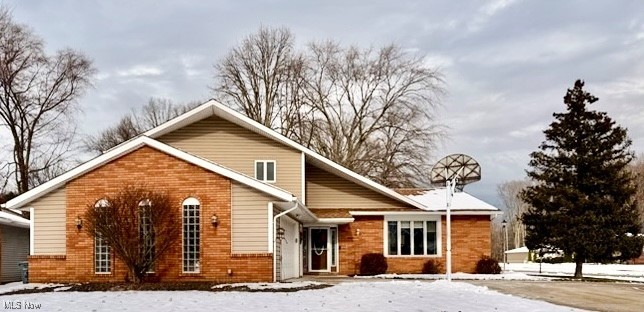Strongsville, Ohio 44136, United States, 4 Bedrooms Bedrooms, ,3 BathroomsBathrooms,Residential,Pending,254005