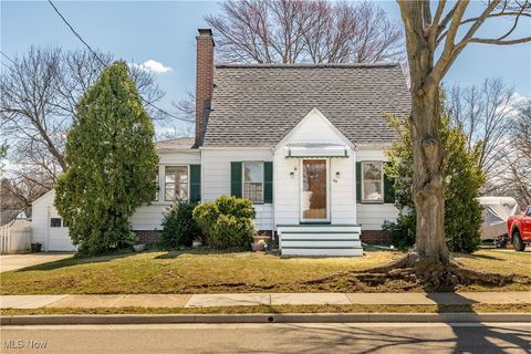 132 10th Street NE, North Canton, OH 44720 - MLS#: 5109071