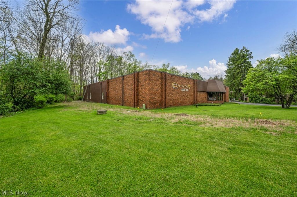Photo of 12930 Chippewa Road, Brecksville, OH 44141 (MLS # 5212609)