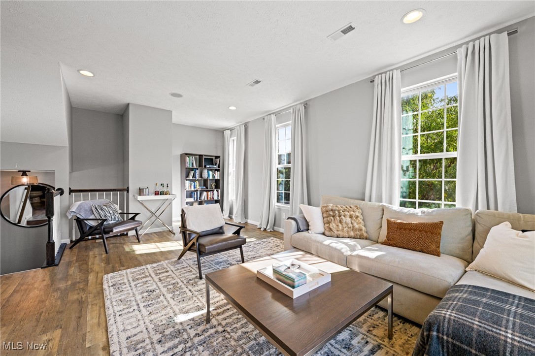 12122 Detroit Avenue