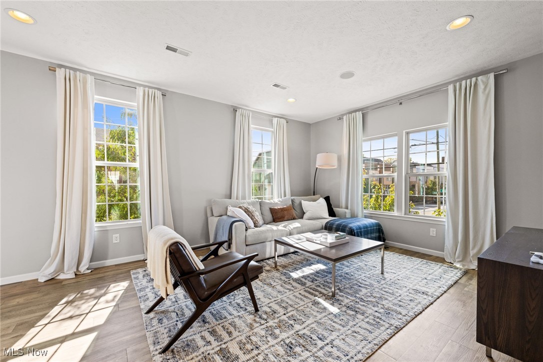 12122 Detroit Avenue