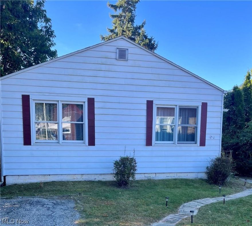 This property is move-in ready! Make this your home to enjoy with a large private backyard, newly renovated flooring in the bathroom and hardwood flooring in the living room. Walking distance to Osborne Park and close to downtown Willoughby shops and restaurants.