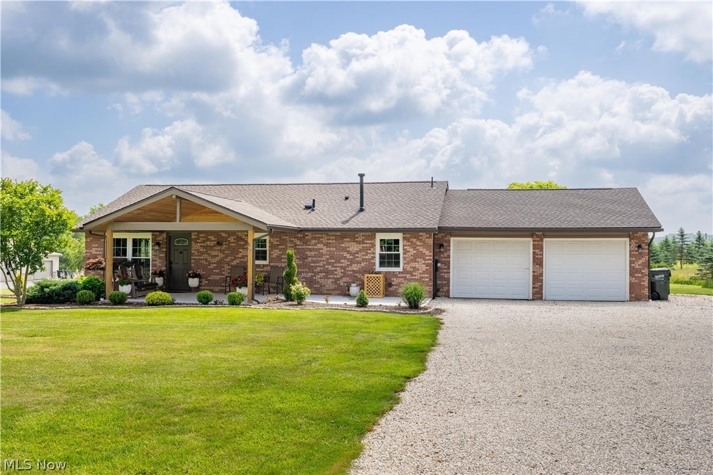 Photo of 1146 Lincoln Avenue NW, Carrollton, OH 44615 (MLS # 5224359)