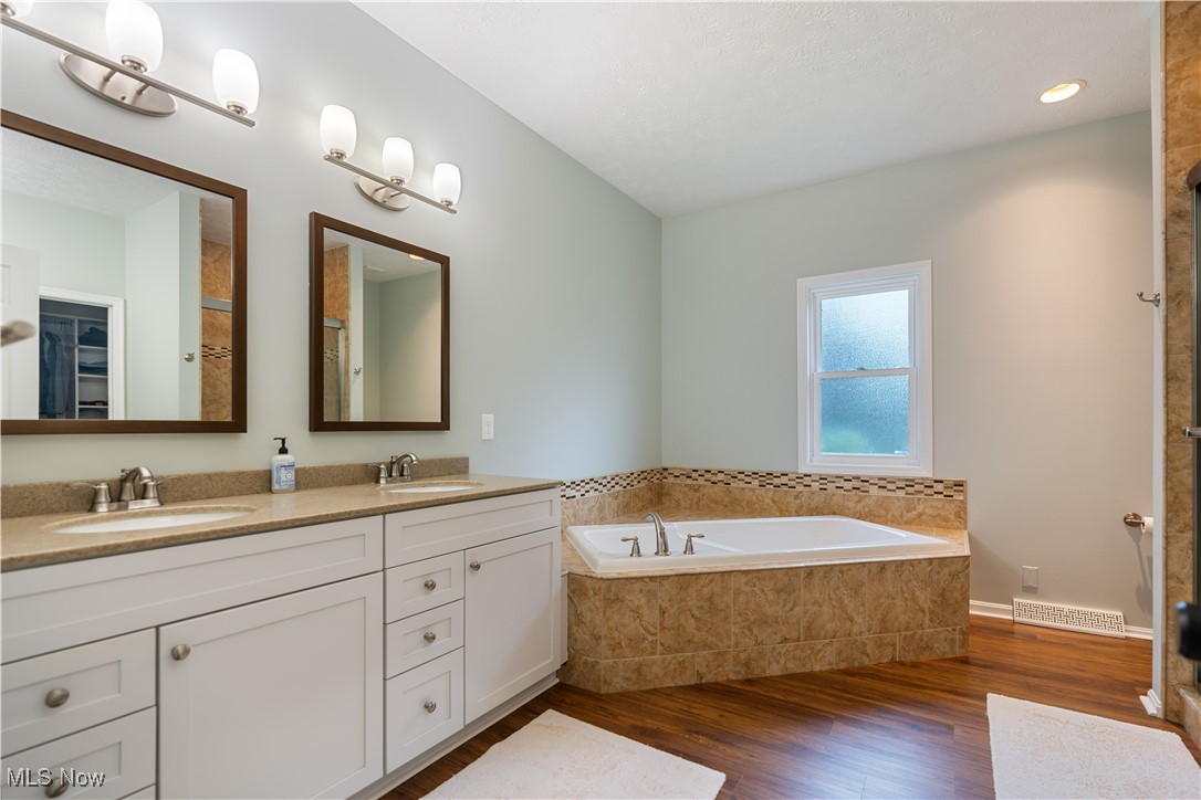 Emerald Woods - Residential