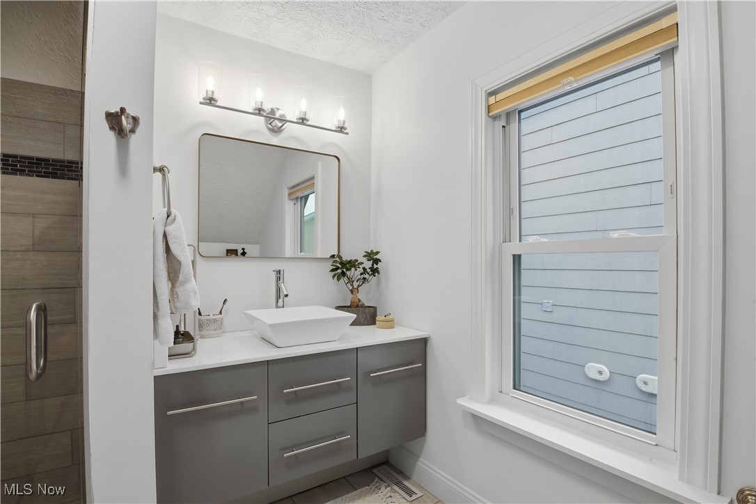 W E Calhouns - Residential