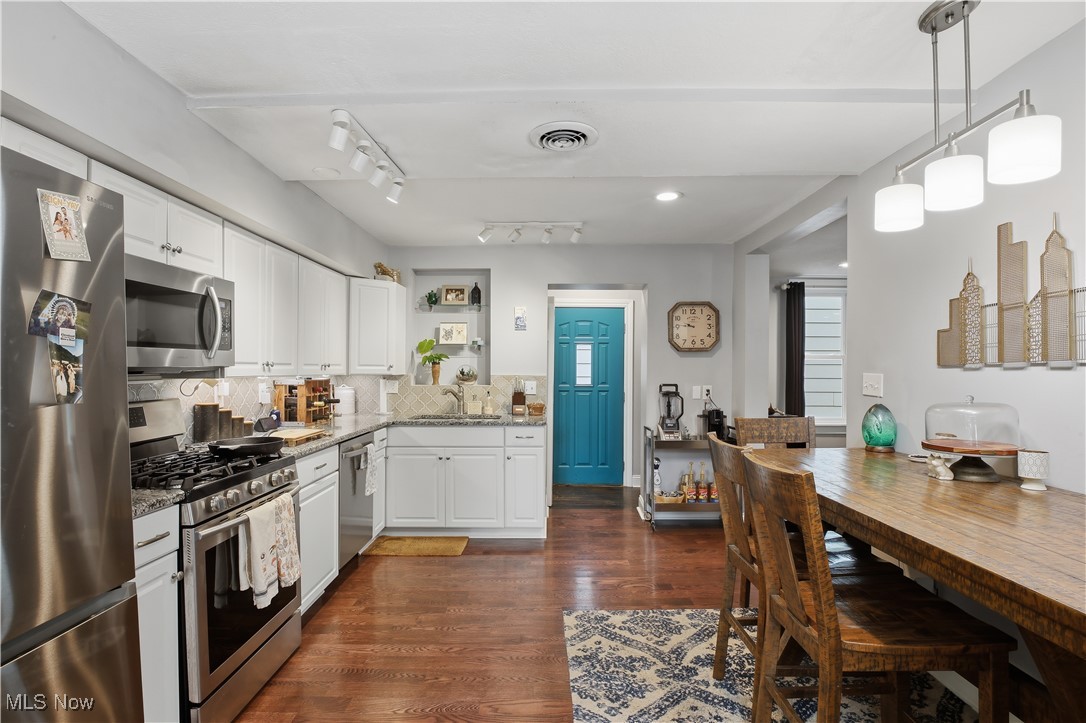 W E Calhouns - Residential