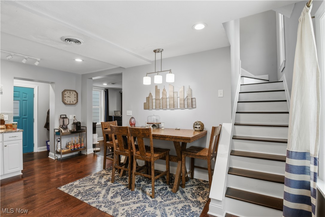 W E Calhouns - Residential