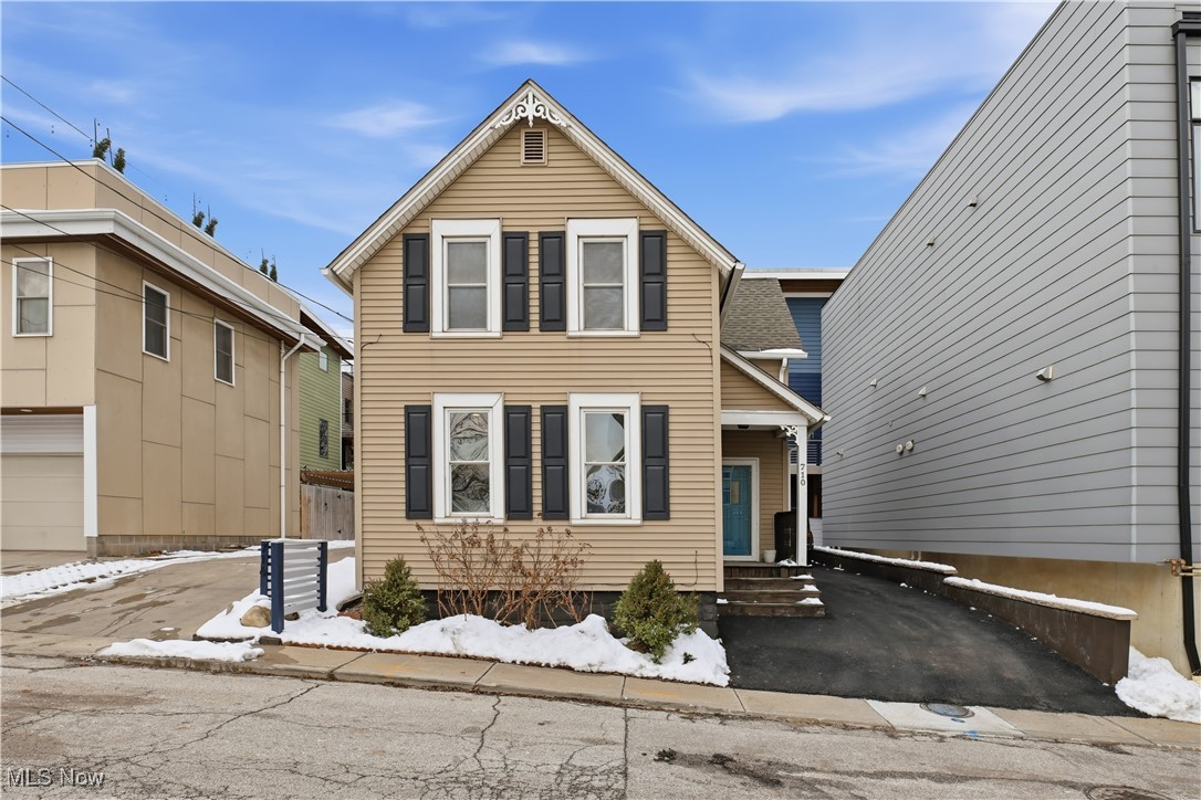 W E Calhouns - Residential