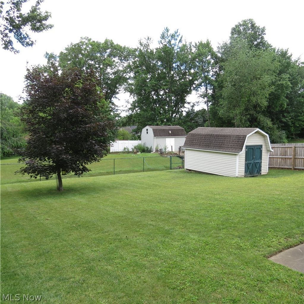 Photo of 1934 Cherrywood Lane, Akron, OH 44312 (MLS # 5218755)