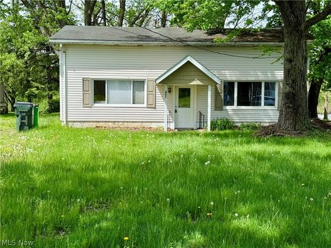 Homes For Sale - 851 Cleveland Avenue<br/> Wayne County, Orrville, OH 44667