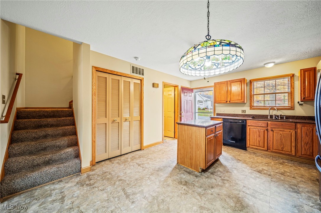 Conneaut, Ohio 44030, United States, 2 Bedrooms Bedrooms, ,2 BathroomsBathrooms,Residential,Active,238421