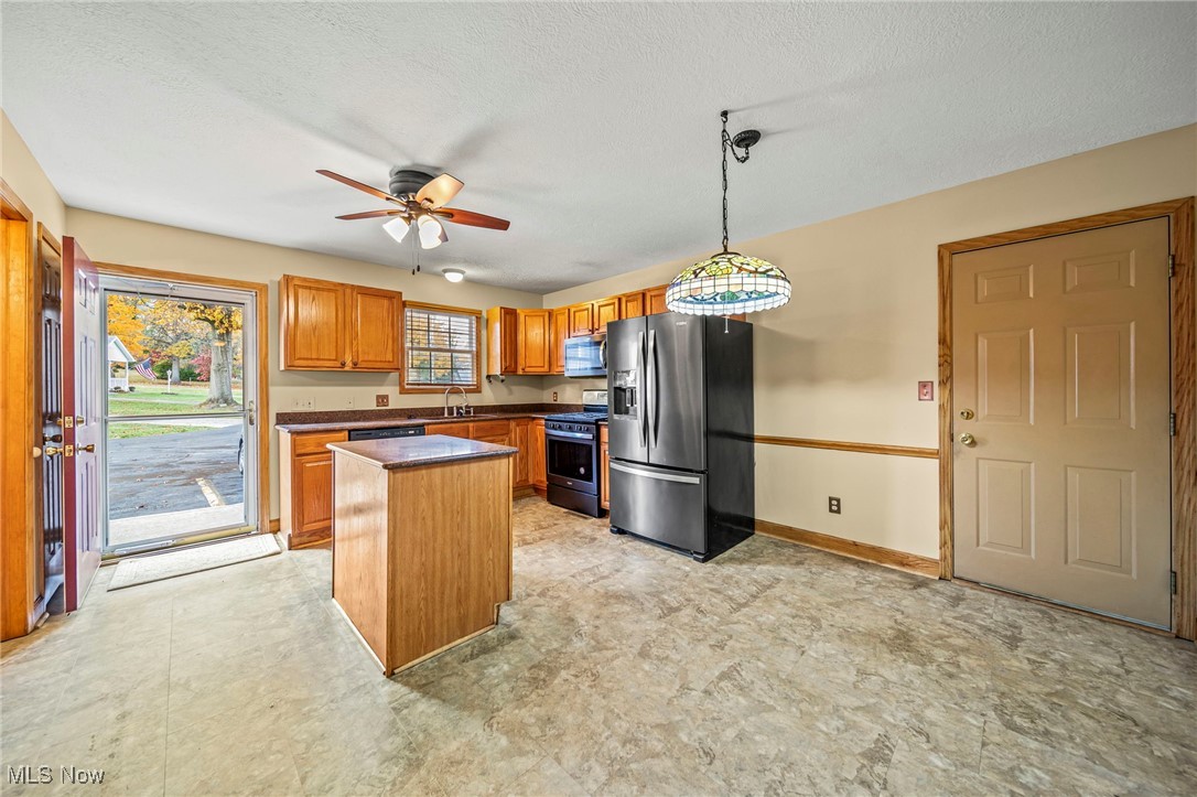 Conneaut, Ohio 44030, United States, 2 Bedrooms Bedrooms, ,2 BathroomsBathrooms,Residential,Active,238421