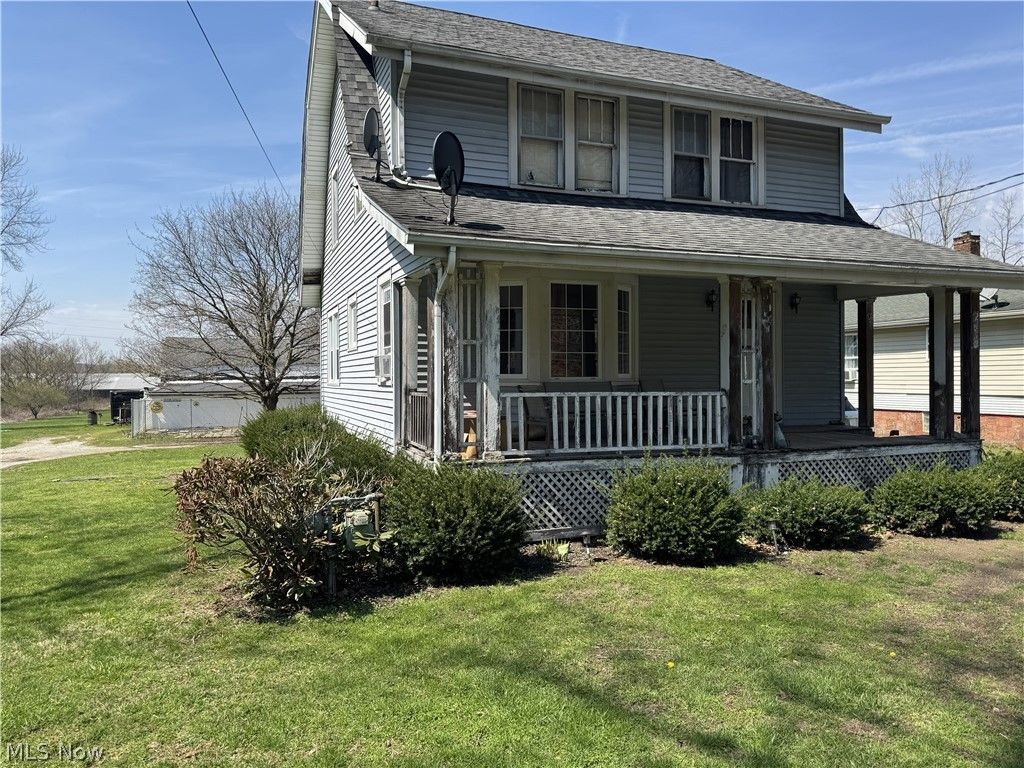 Photo of 2112 Warren Avenue, Akron, OH 44320 (MLS # 5200380)