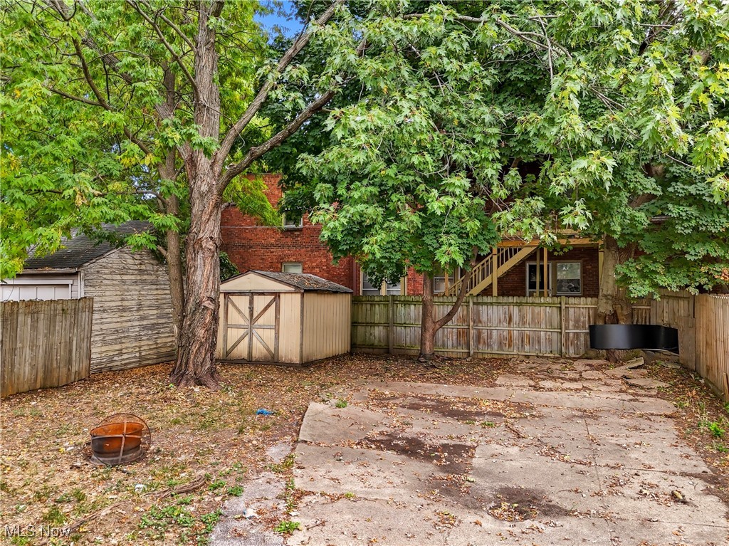 Henry Beach - Residential