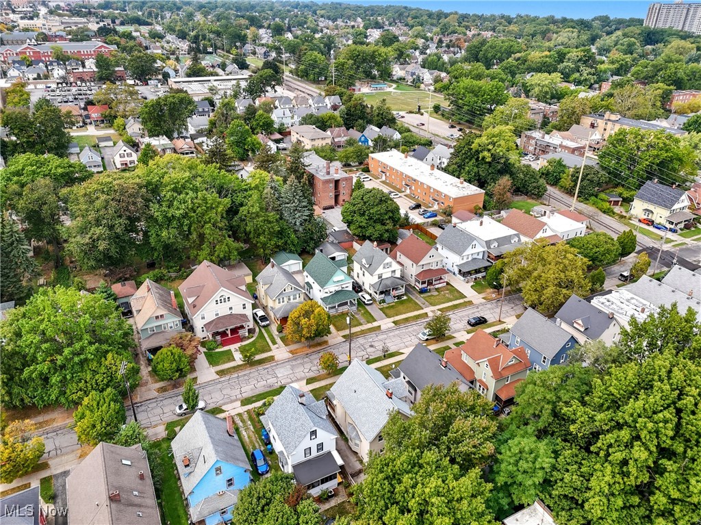 Henry Beach - Residential