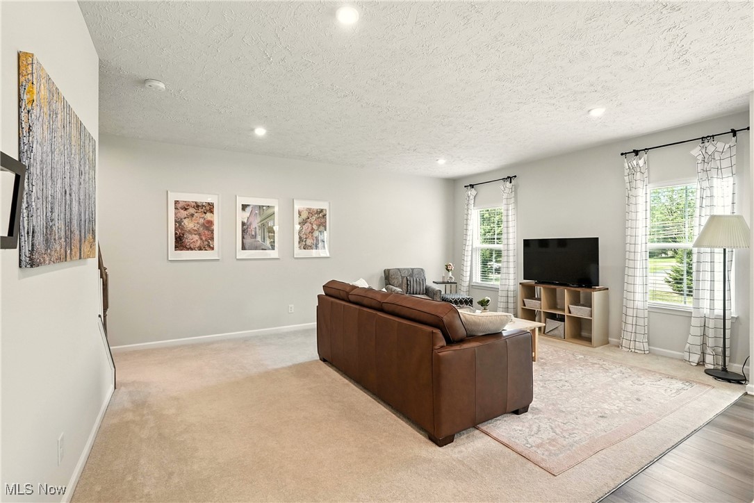 Towns/Cedar Crest - Residential
