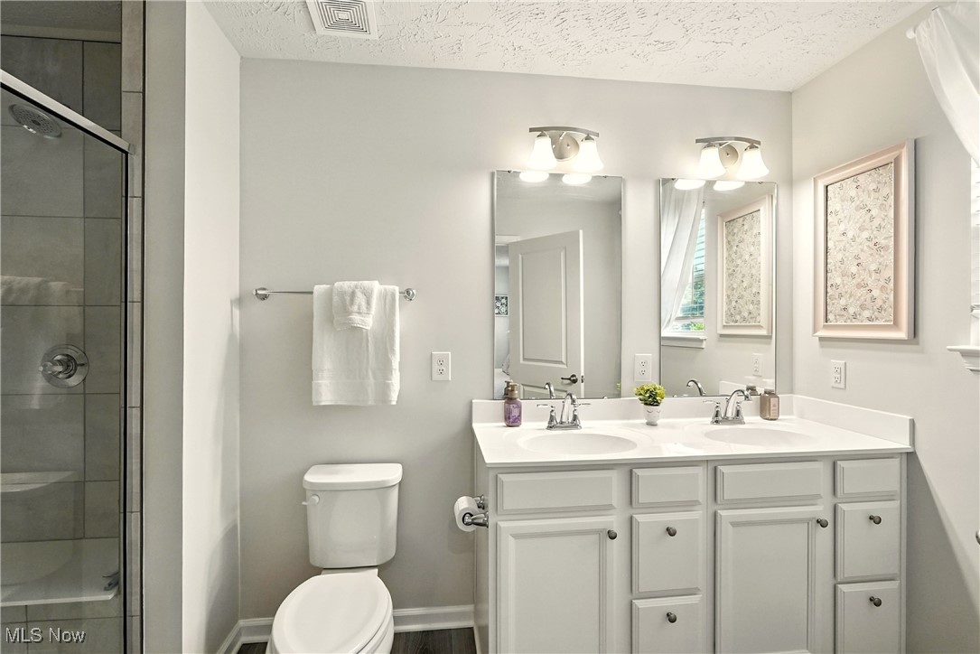 Towns/Cedar Crest - Residential