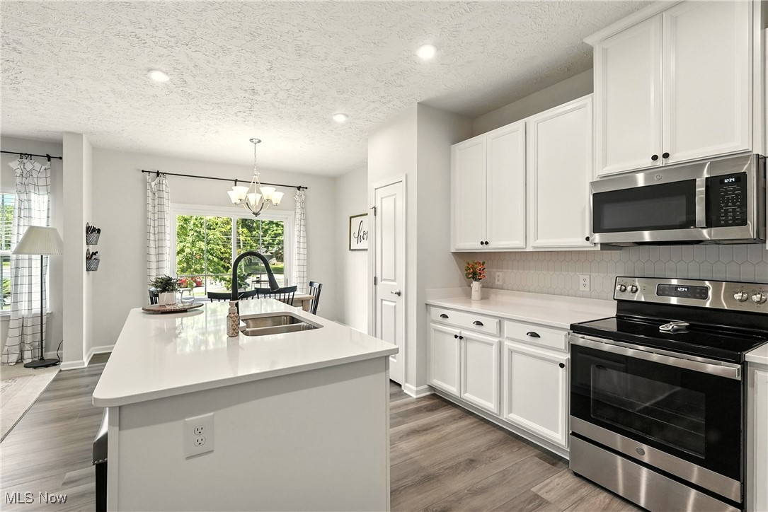 Towns/Cedar Crest - Residential
