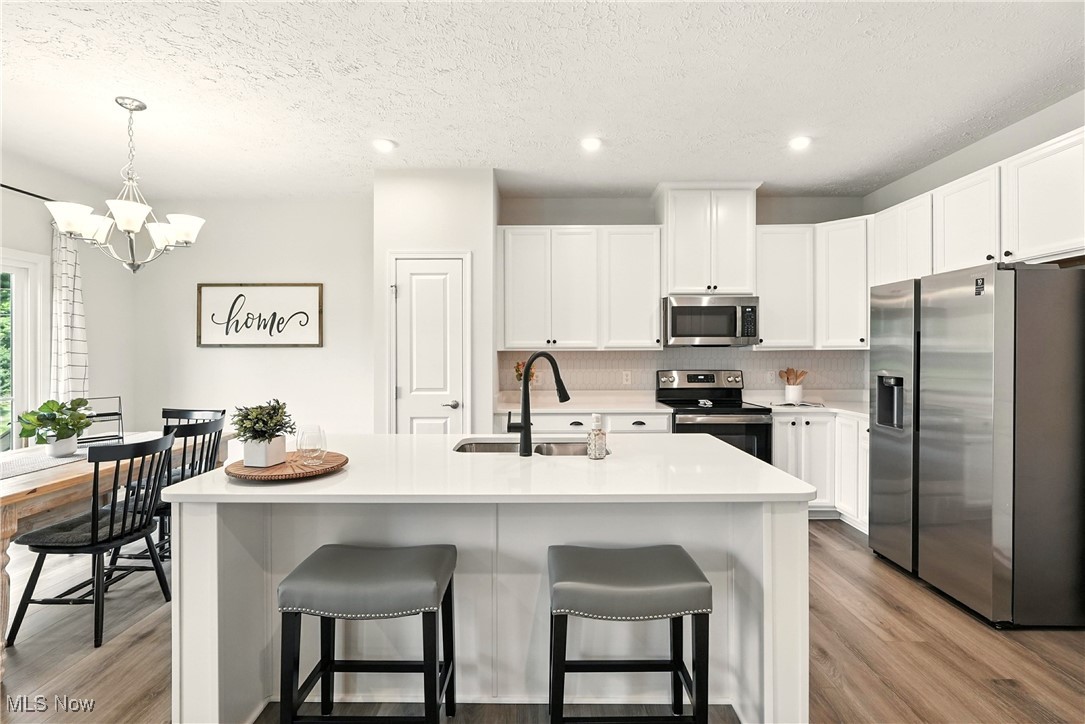 Towns/Cedar Crest - Residential