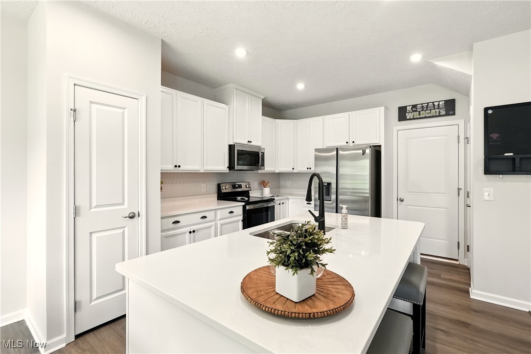 Towns/Cedar Crest - Residential