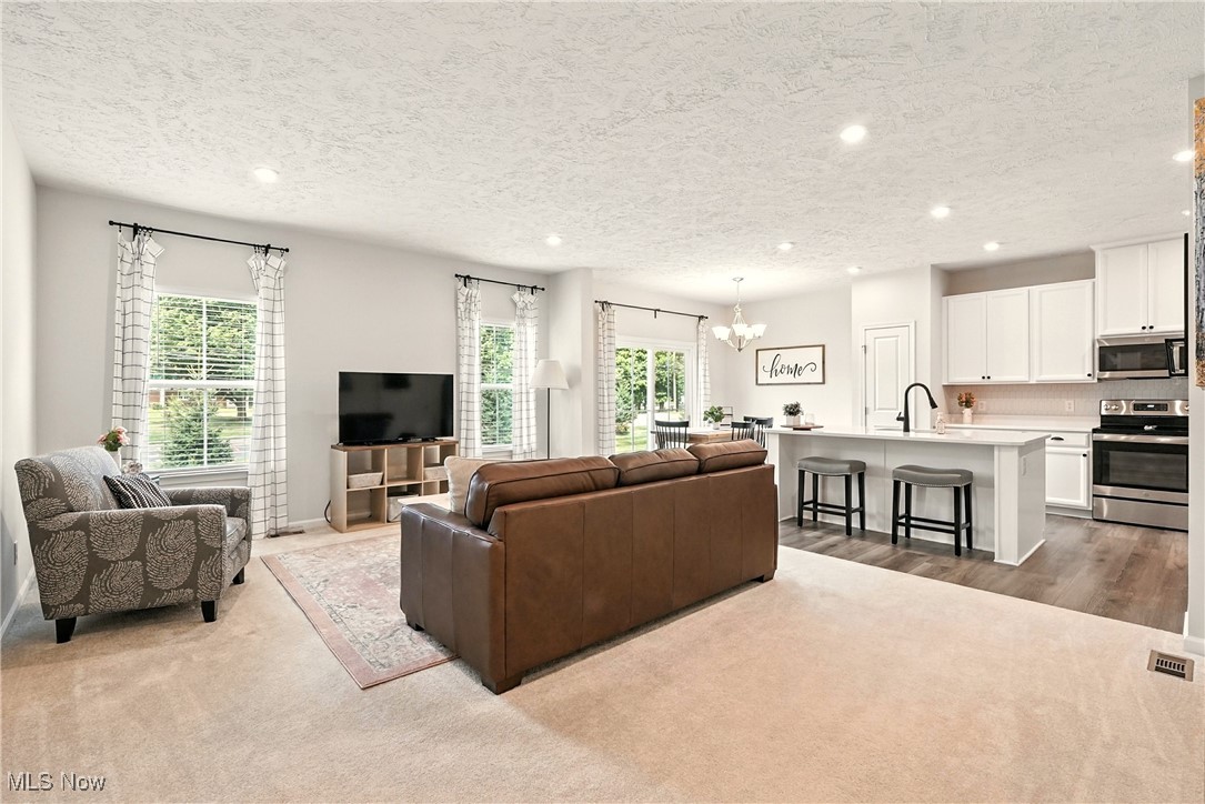 Towns/Cedar Crest - Residential