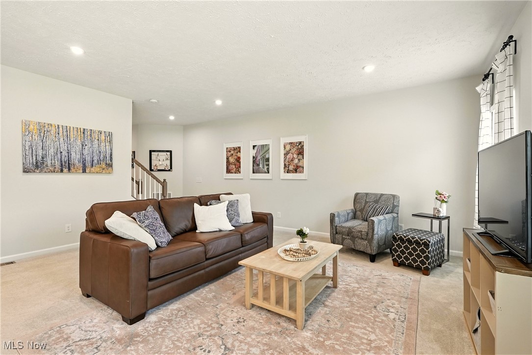 Towns/Cedar Crest - Residential