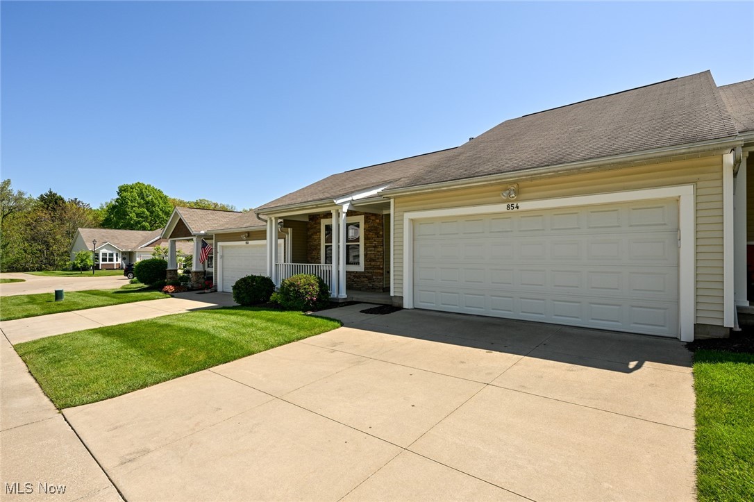 854 Bristol Drive, Akron, Ohio image 3
