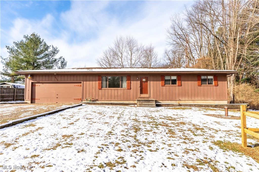 Photo of 8695 Lansdale Avenue NW, North Canton, OH 44720 (MLS # 5175418)