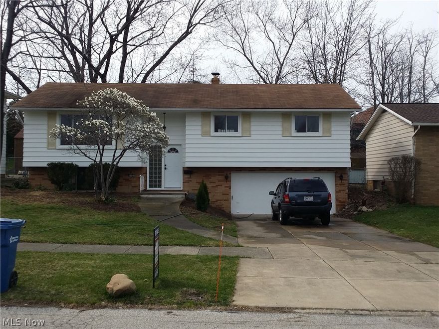Immediate possession.  Totally rehabbed.  Large eat in kitchen, living room, formal dining room.  Lower level family room.  Laundry and storage area.  Neutral decor updated electrical, newer furnace and AC.  Great Location.  Close to Parmatown, bus route and nice restaurants.