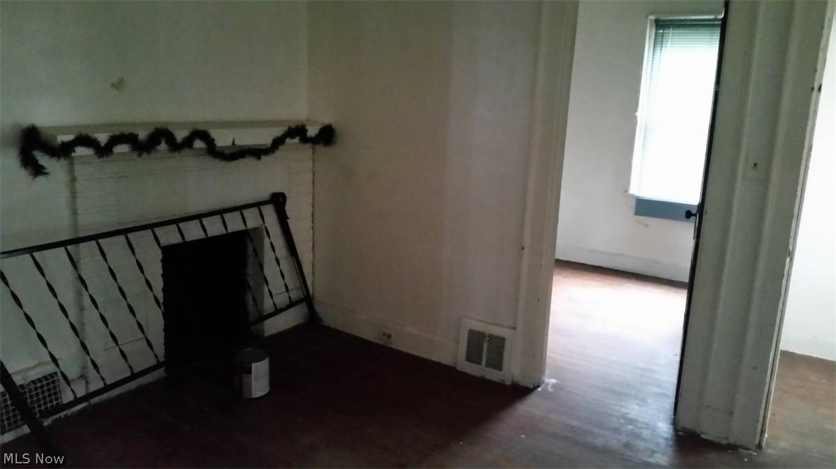 Colonial Heights 04 - Residential Income