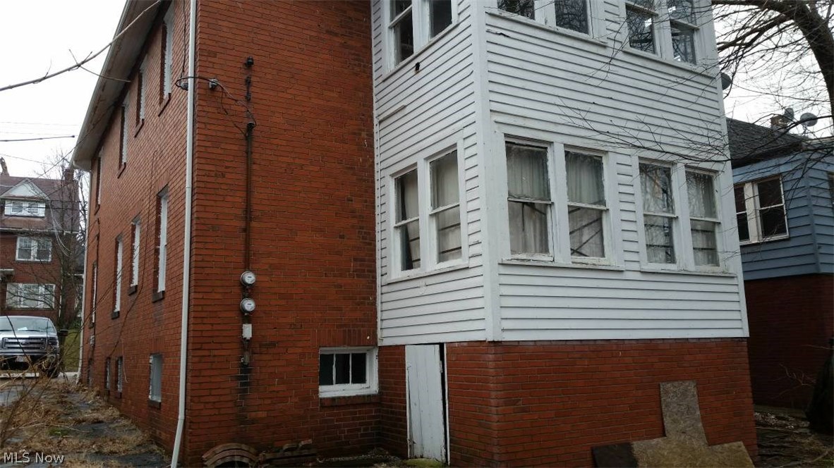 Colonial Heights 04 - Residential Income